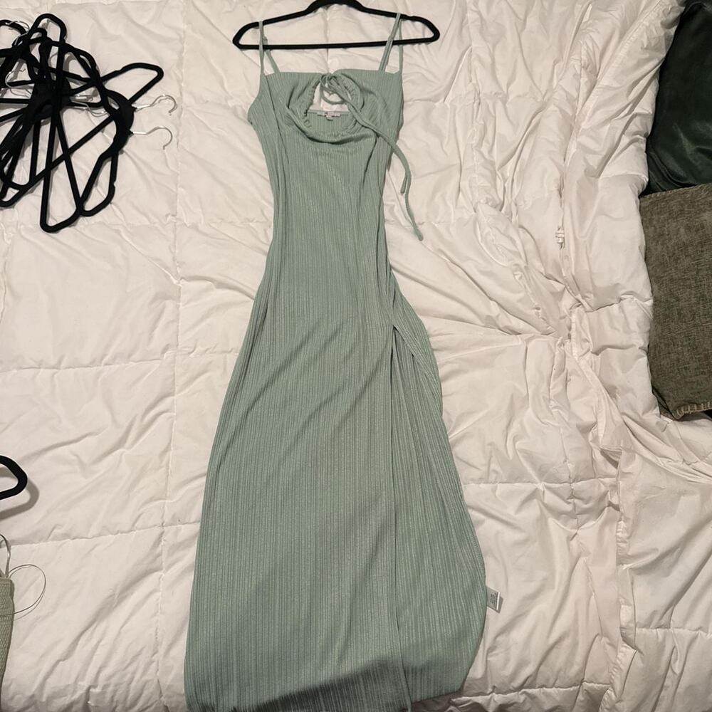 Green maxi dress with tie